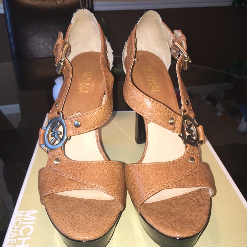Michael Kors Nubuck/Patent Leather Platform Pumps